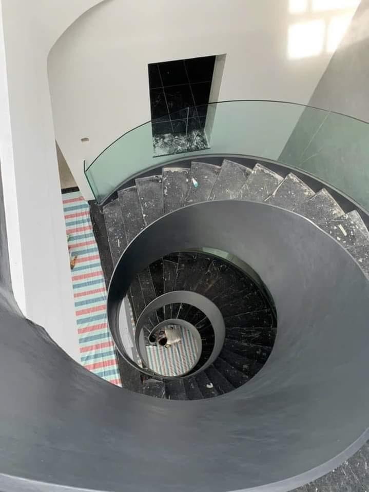 Đơn Vị Sản Xuất Và Thi Công Cầu Thang Sắt Chuyên Nghiệp TPHCM