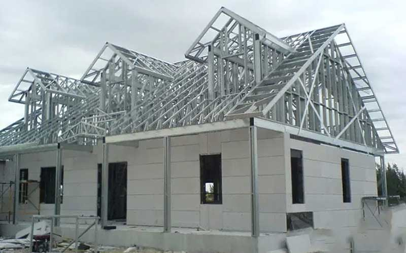 So sánh nhà khung thép và nhà bê tông: Lựa chọn nào phù hợp với bạn?